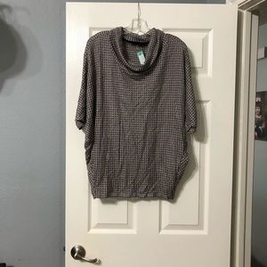 Women’s Knit top.